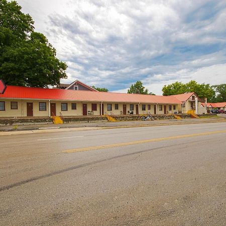 Sunflower Motel Hiawatha By Oyo エクステリア 写真