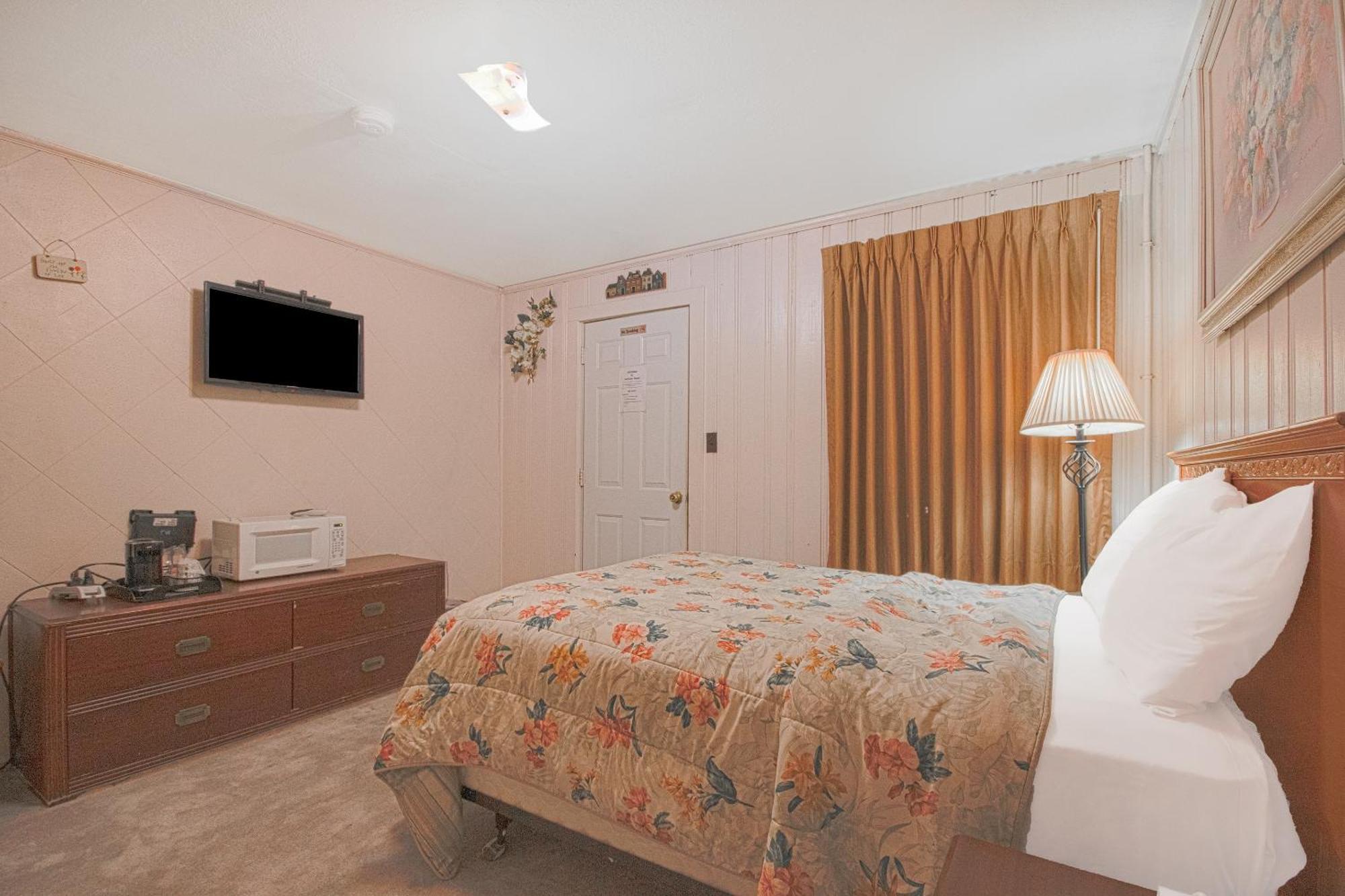 Sunflower Motel Hiawatha By Oyo エクステリア 写真