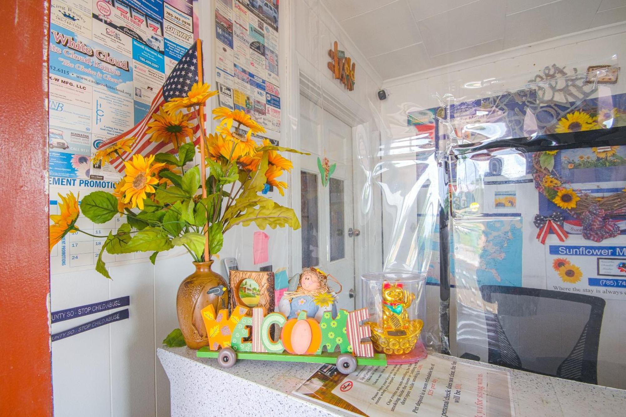 Sunflower Motel Hiawatha By Oyo エクステリア 写真